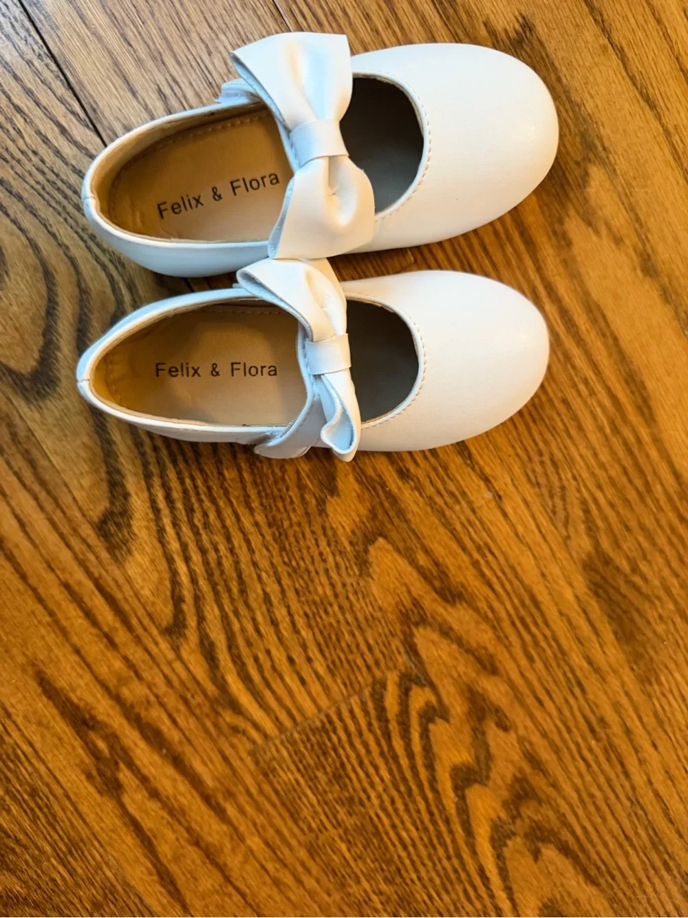Girls' White Bow Strap Dress Shoes - Classic Mary Jane